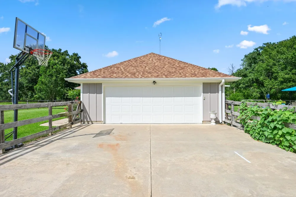 18964 Old Bundick Rd Road Bryan, TX 77808