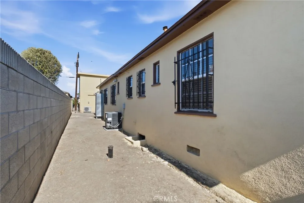 3892 Cherrywood Avenue Leimert Park, CA 90008