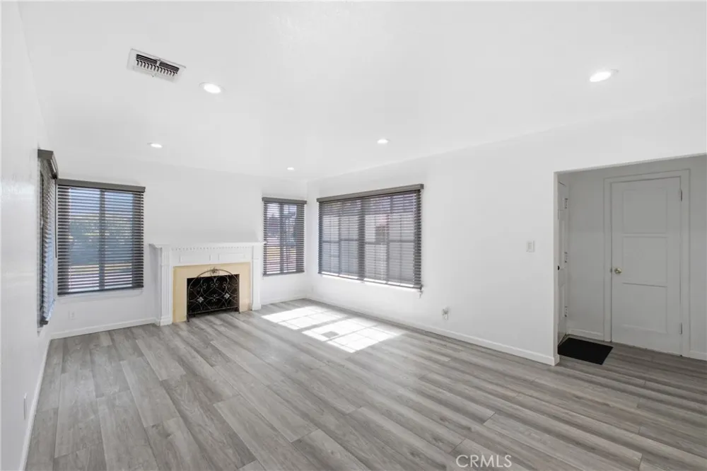 3892 Cherrywood Avenue Leimert Park, CA 90008