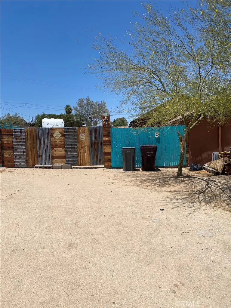5778 Bagley 29 Palms, CA 92277