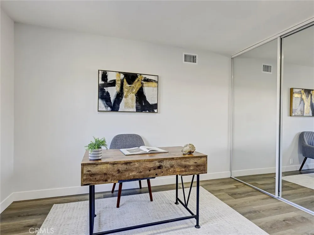 19722 Tajauta Carson, CA 90746