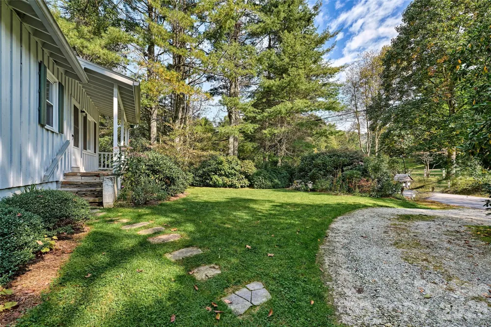 556 Shortoff Road Highlands, NC 28741