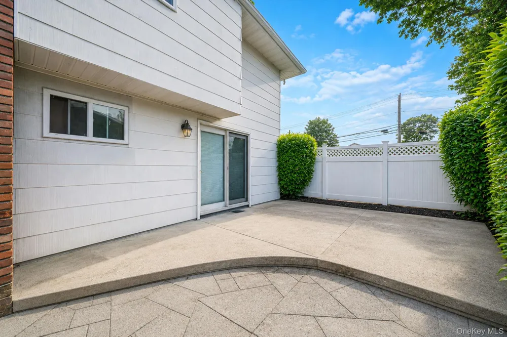 4007 Clark Street Seaford, NY 11783