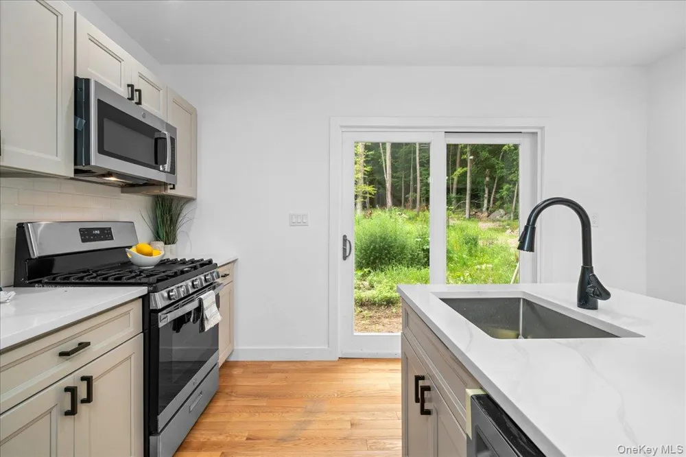 15 County Highway 5 Greenwood Lake, NY 10925