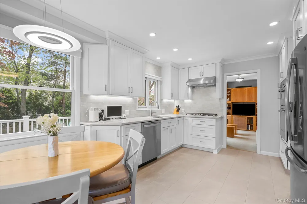 52 Wendt Avenue Larchmont, NY 10538