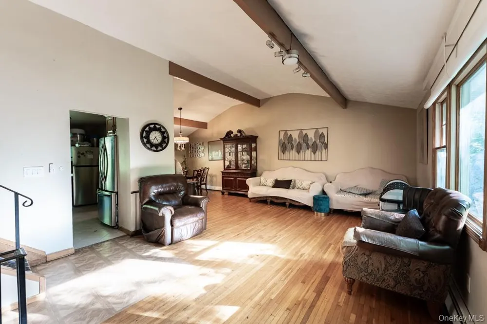 14 Englewood Terrace Mahopac, NY 10541