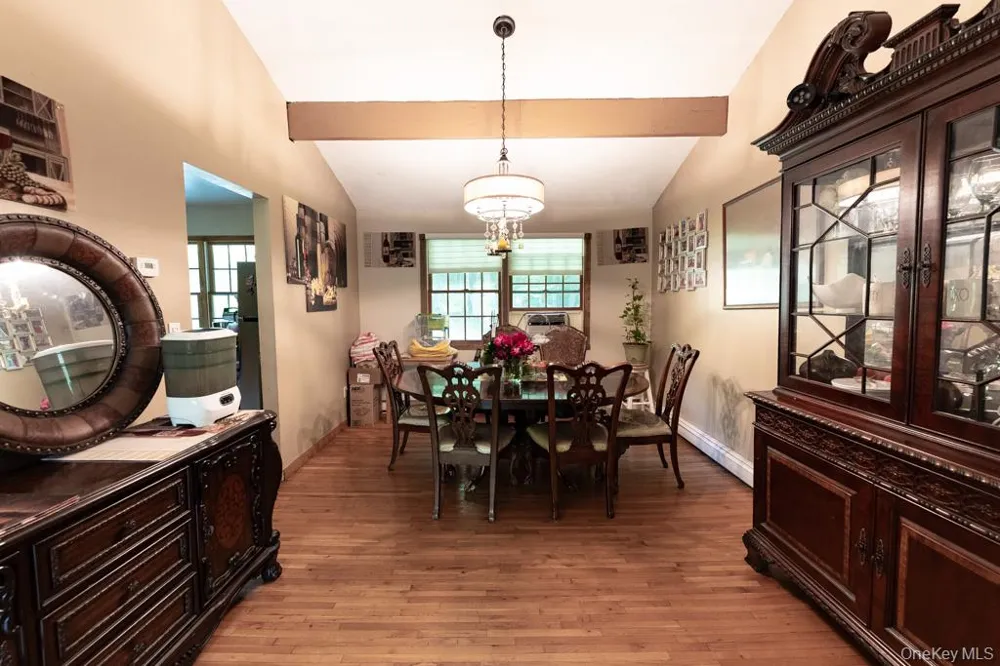 14 Englewood Terrace Mahopac, NY 10541