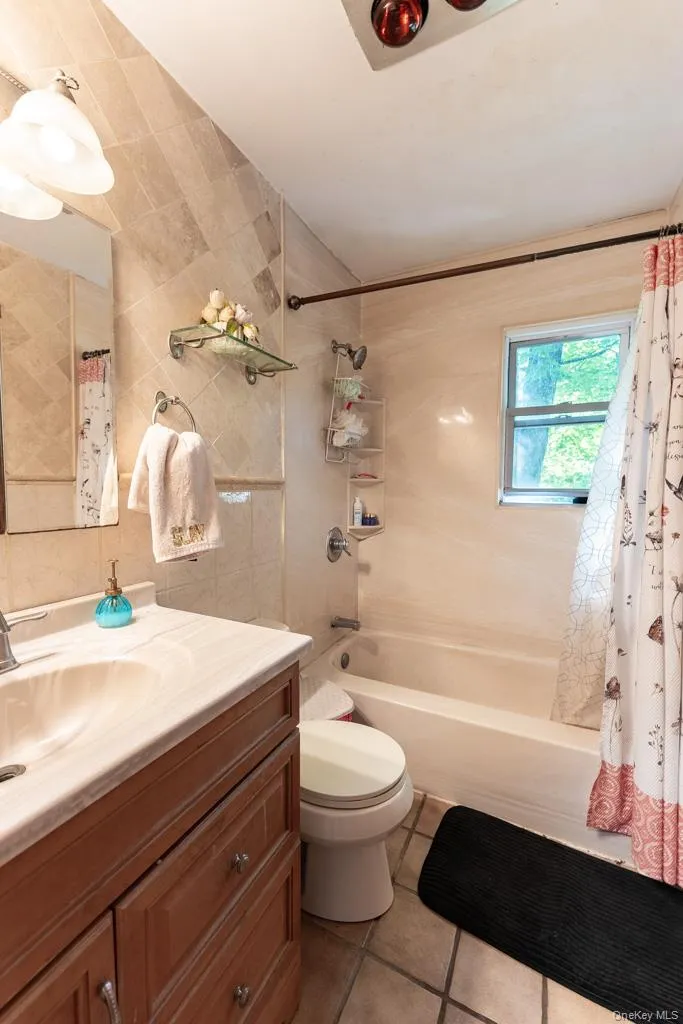 14 Englewood Terrace Mahopac, NY 10541