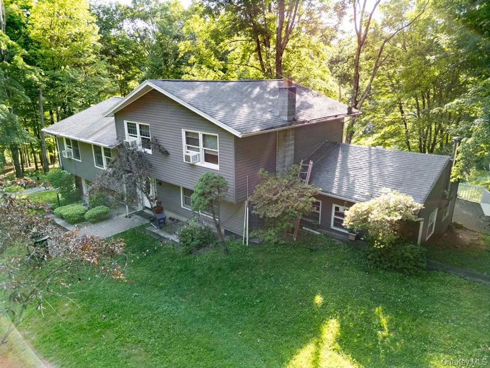 14 Englewood Terrace Mahopac, NY 10541