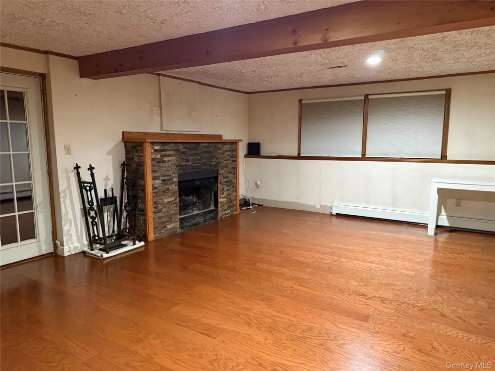 14 Englewood Terrace Mahopac, NY 10541