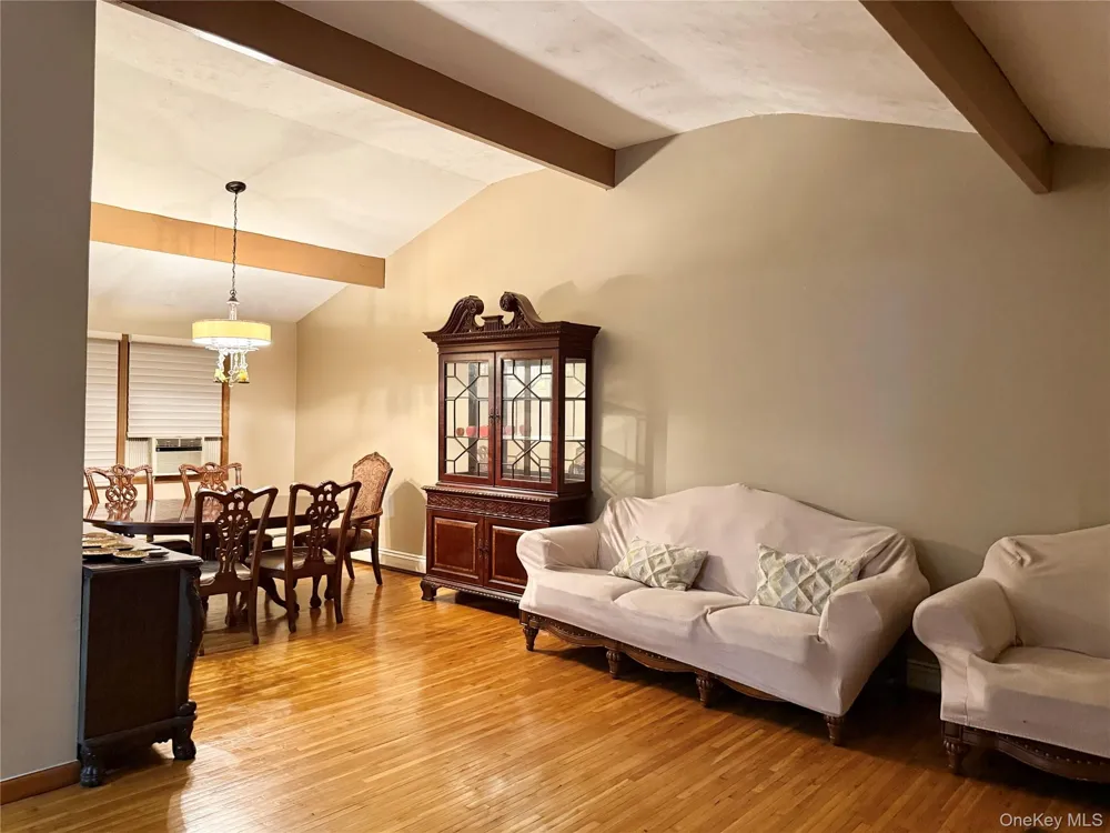 14 Englewood Terrace Mahopac, NY 10541