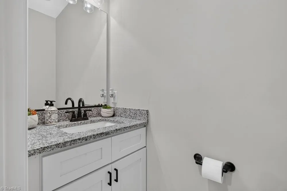 1097 Dodson Mill Road Pilot Mountain, NC 27041