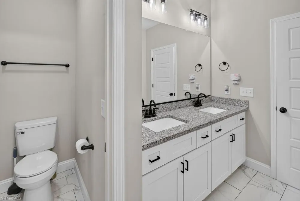 1097 Dodson Mill Road Pilot Mountain, NC 27041