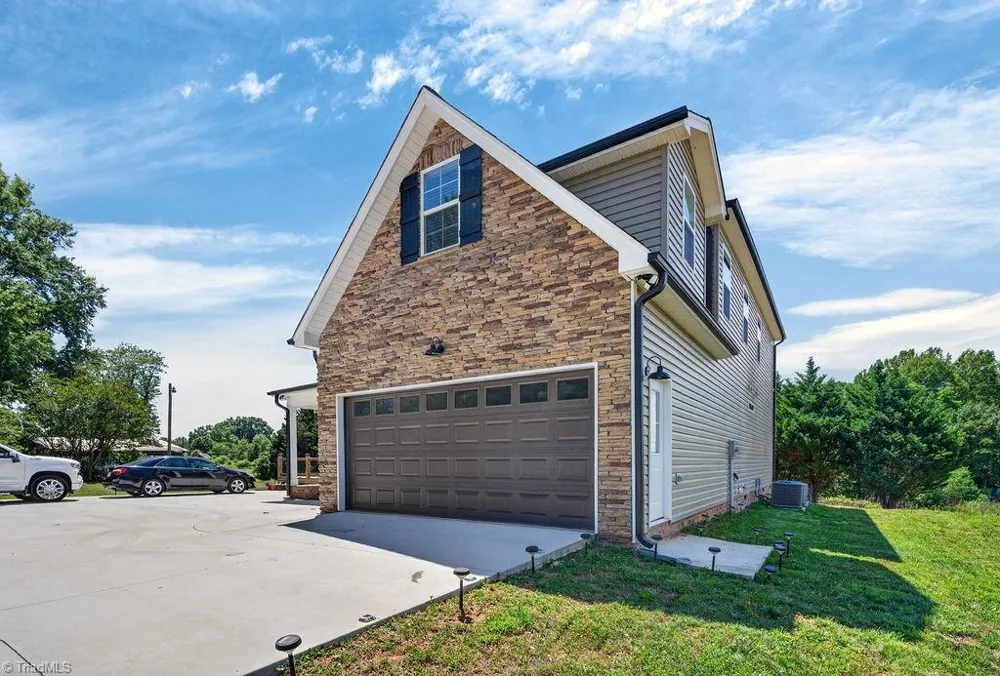 1097 Dodson Mill Road Pilot Mountain, NC 27041
