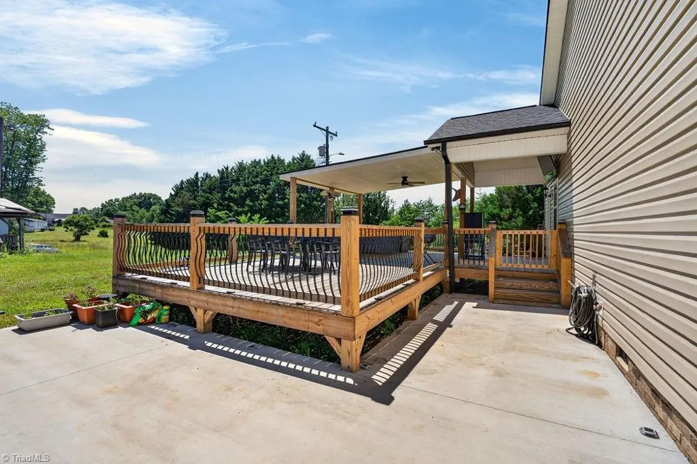 1097 Dodson Mill Road Pilot Mountain, NC 27041