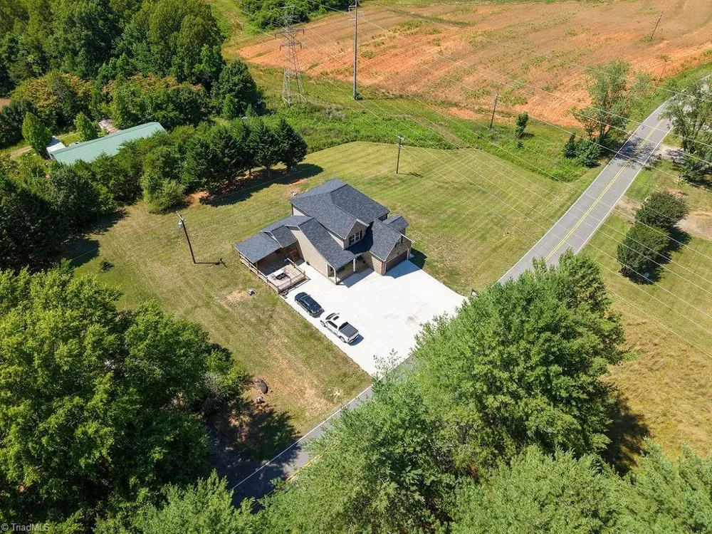 1097 Dodson Mill Road Pilot Mountain, NC 27041