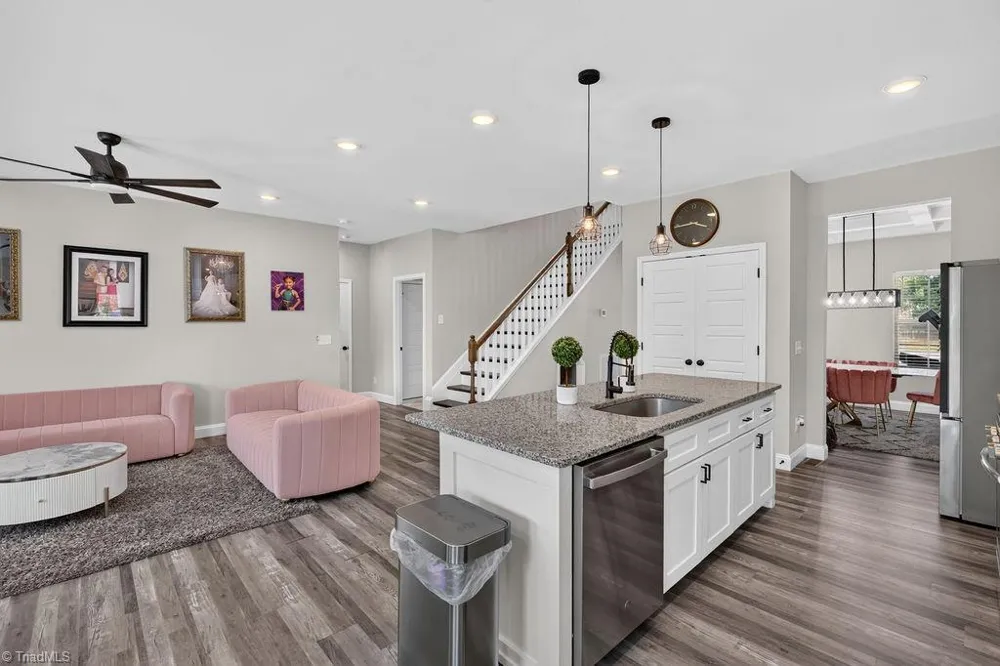 1097 Dodson Mill Road Pilot Mountain, NC 27041