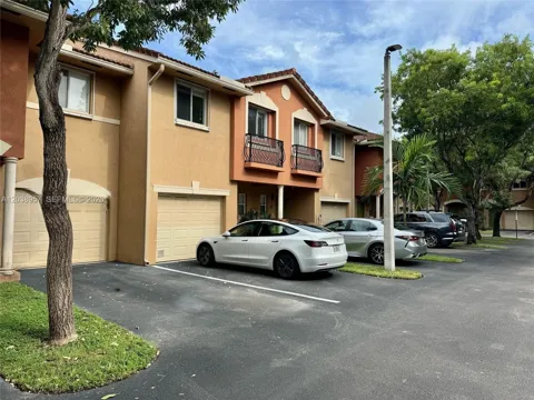 35 SE 3rd Ave #11