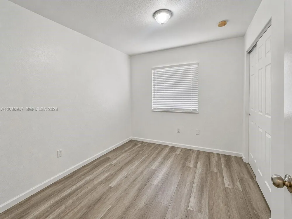 35 SE 3rd Ave #11 Hallandale Beach, FL 33009
