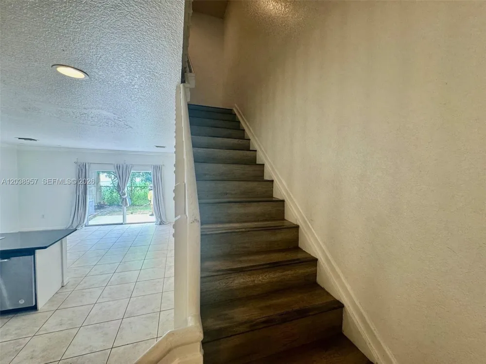 35 SE 3rd Ave #11 Hallandale Beach, FL 33009