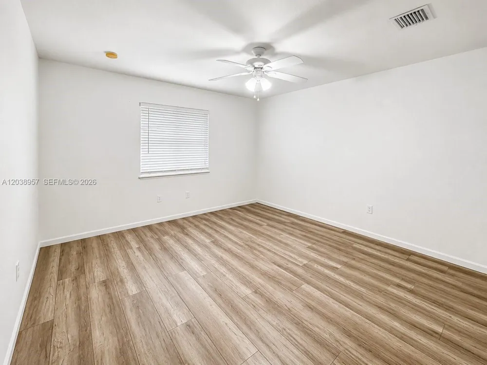 35 SE 3rd Ave #11 Hallandale Beach, FL 33009