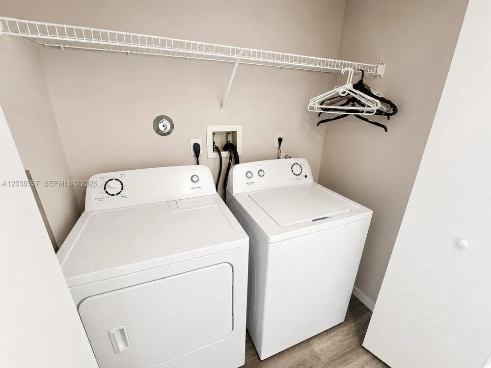35 SE 3rd Ave #11 Hallandale Beach, FL 33009