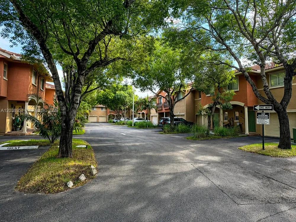 35 SE 3rd Ave #11 Hallandale Beach, FL 33009