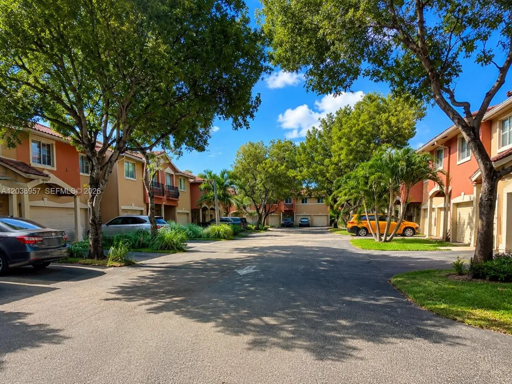 35 SE 3rd Ave #11 Hallandale Beach, FL 33009