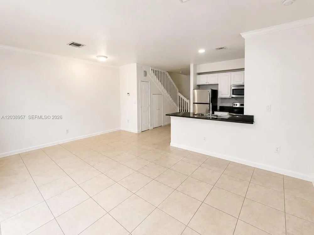 35 SE 3rd Ave #11 Hallandale Beach, FL 33009