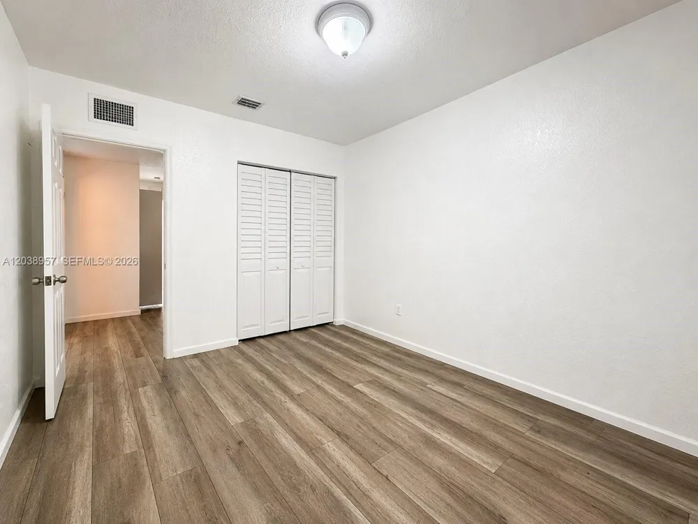 35 SE 3rd Ave #11 Hallandale Beach, FL 33009