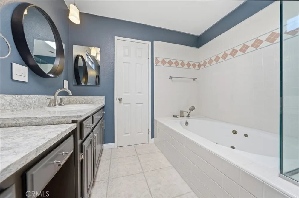 15011 Kingsdale Lawndale, CA 90260