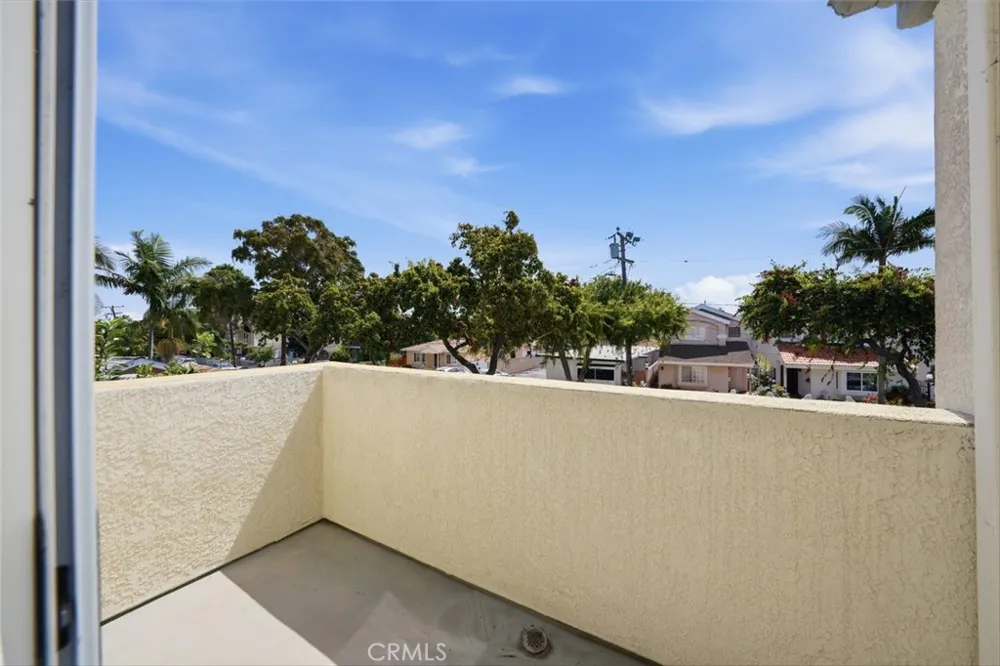 15011 Kingsdale Lawndale, CA 90260