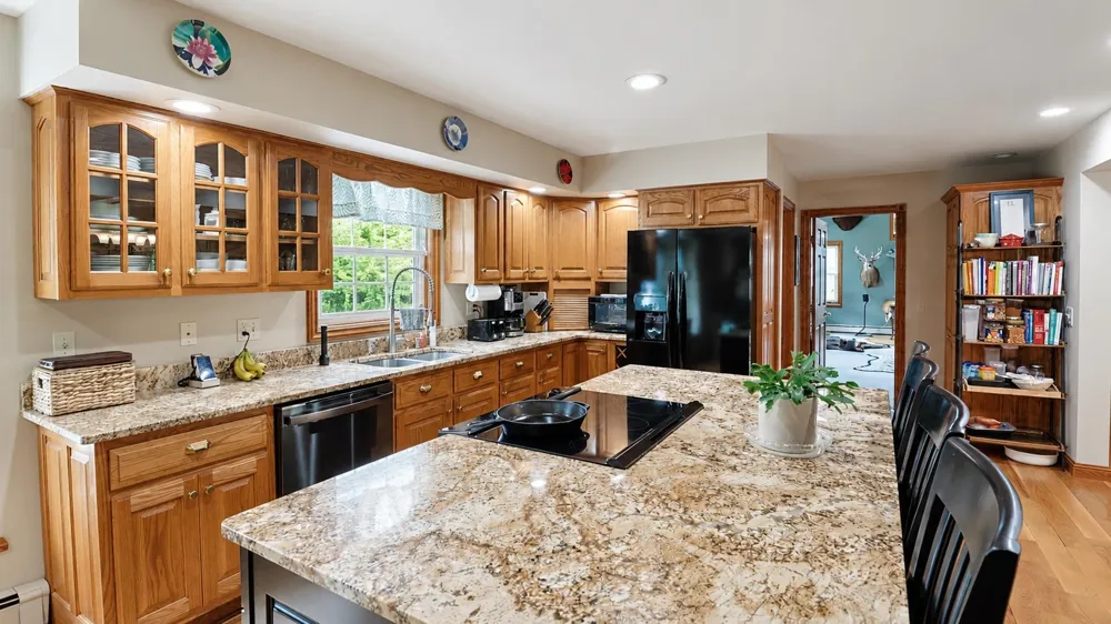 608 E Bluegrass Road Union Charter Township, MI 48858