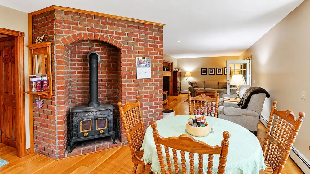 608 E Bluegrass Road Union Charter Township, MI 48858