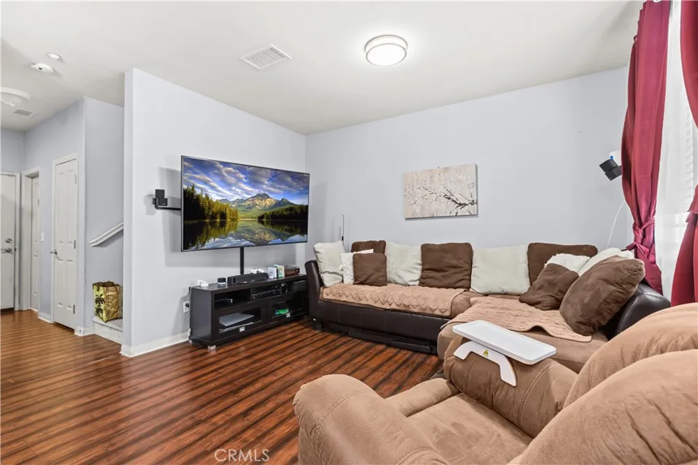 1915 Bassett Santee, CA 92071