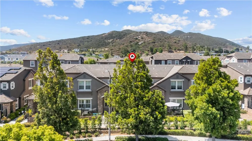 1915 Bassett Santee, CA 92071