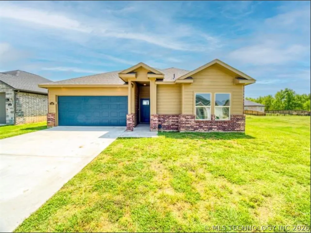 1194 Wild Indigo Circle Calera, OK 74730