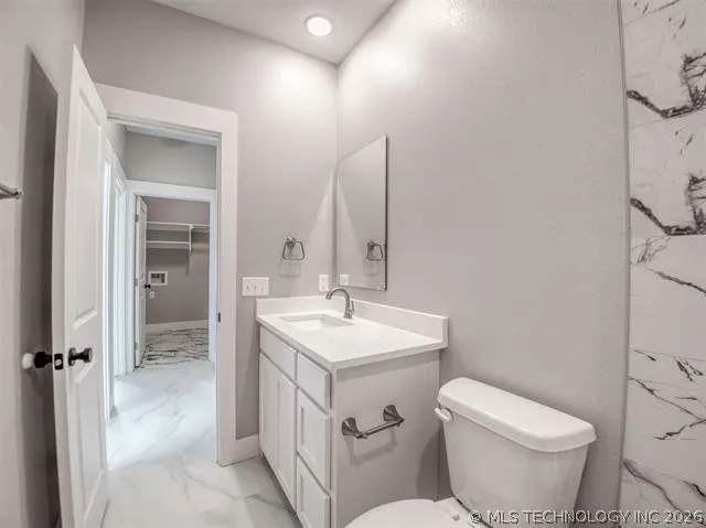 1194 Wild Indigo Circle Calera, OK 74730