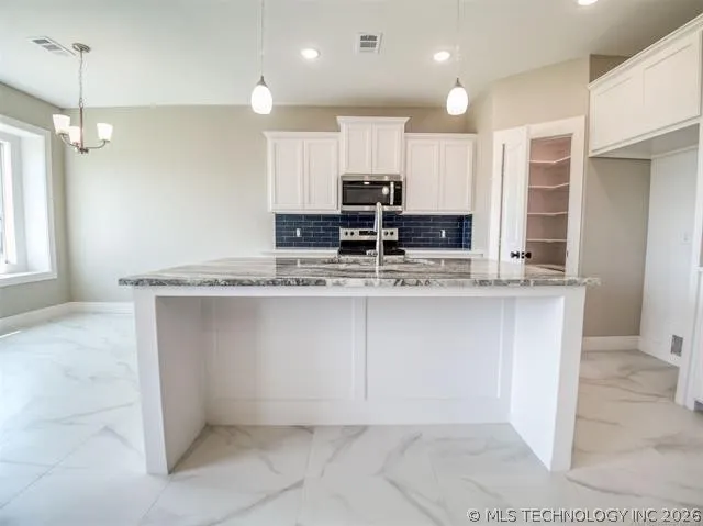 1194 Wild Indigo Circle Calera, OK 74730