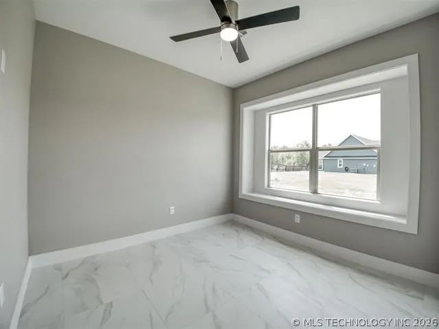 1194 Wild Indigo Circle Calera, OK 74730