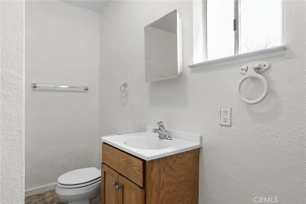 2185 Ithaca Street Oroville, CA 95966