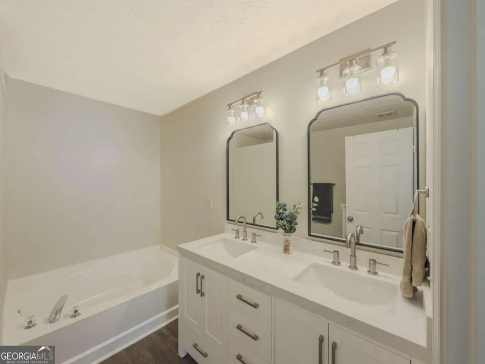 3544 Lantern View LN Scottdale, GA 30079
