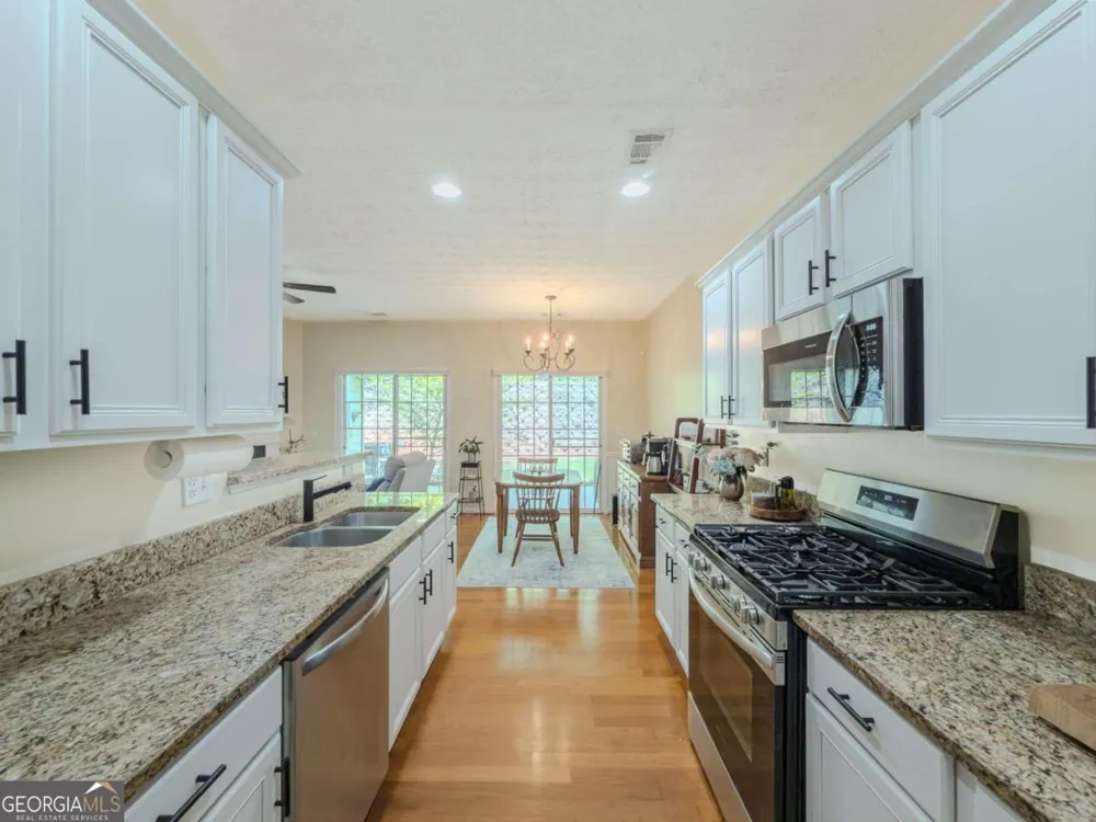 3544 Lantern View LN Scottdale, GA 30079