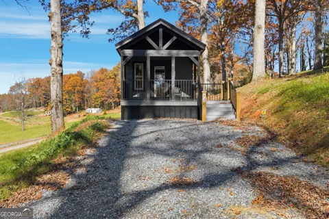 527 Saunders RD