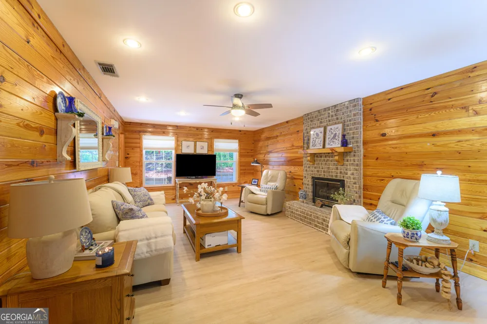 159 Hutchinson Lake RD Senoia, GA 30276