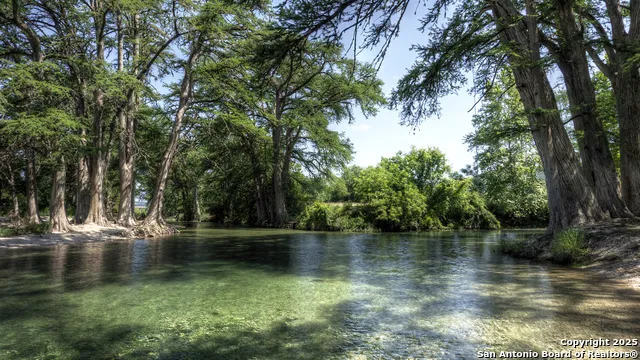 704 Alex Auld Leakey, TX 78873