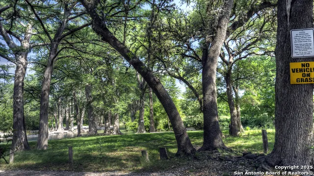 704 Alex Auld Leakey, TX 78873