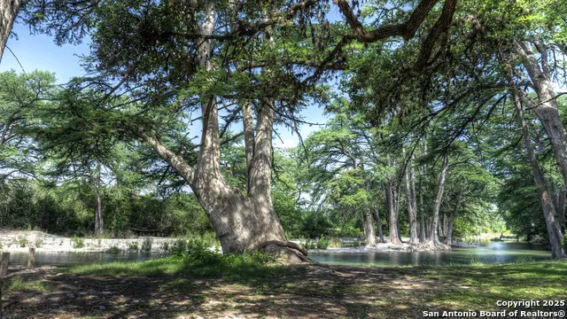704 Alex Auld Leakey, TX 78873
