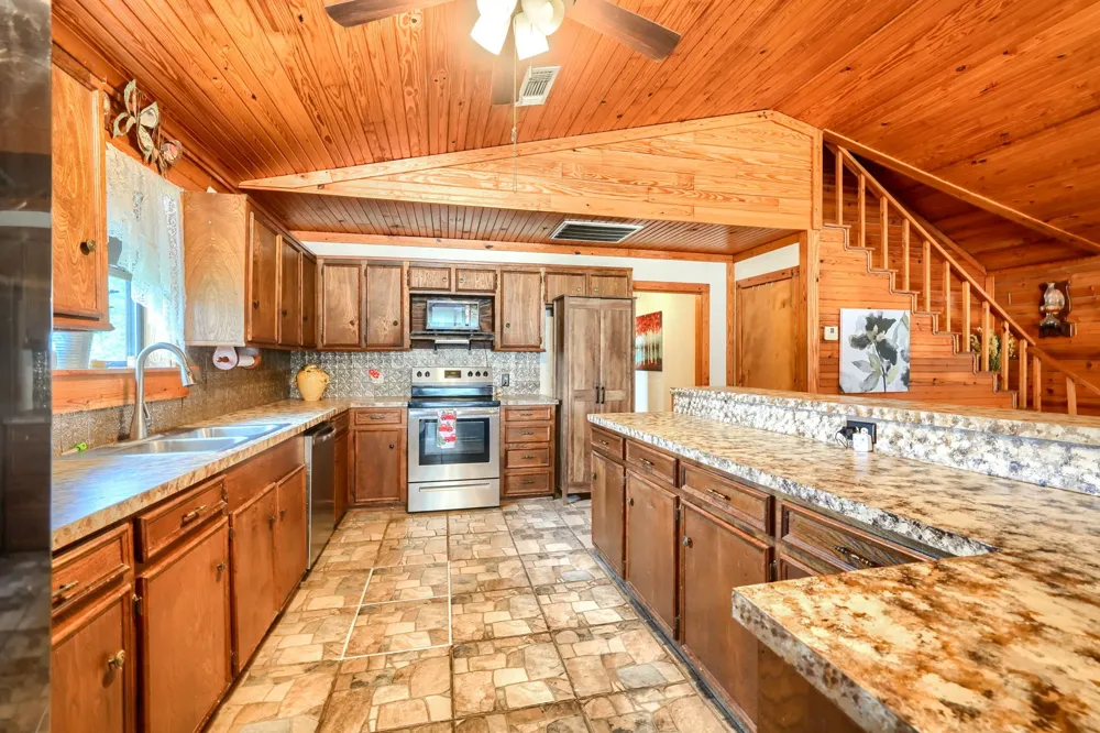 625 County Road 4735 Cumby, TX 75433