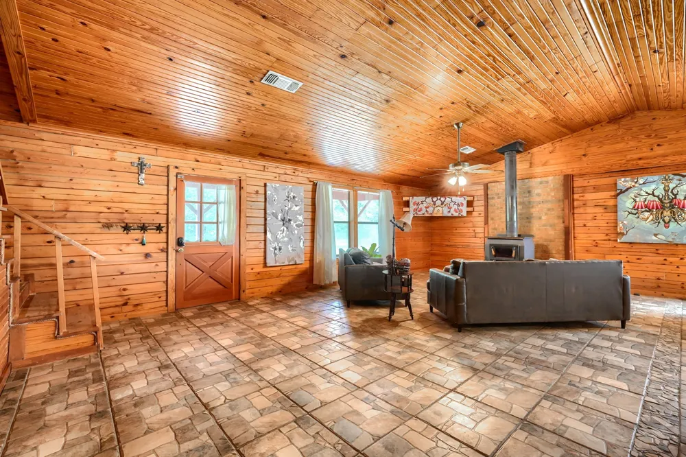 625 County Road 4735 Cumby, TX 75433